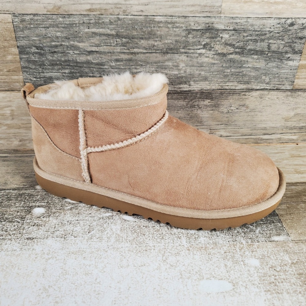 UGG Classic Ultra Mini Mens Ankle Boots Sz 6 Tan Suede Sheepskin Lined Boot
